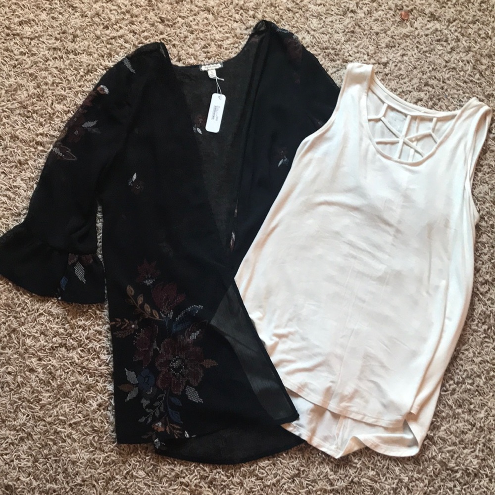 2 pc set NWT Eyeshadow ruffle kimono and tank